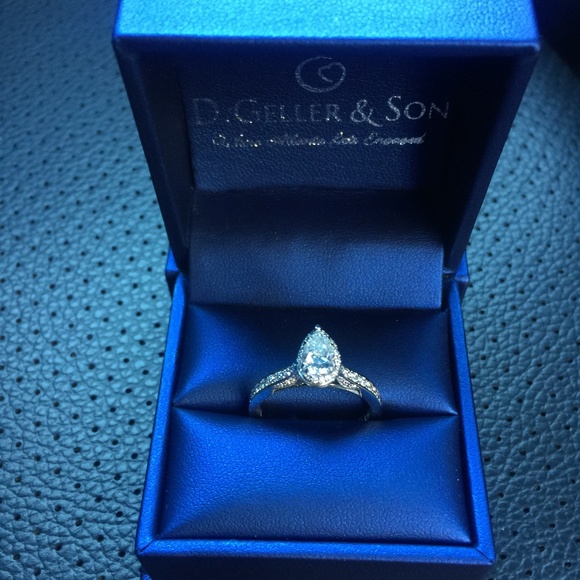 BRAND NEW! 18K White Gold Tacori Engagement Ring - Picture 5 of 5